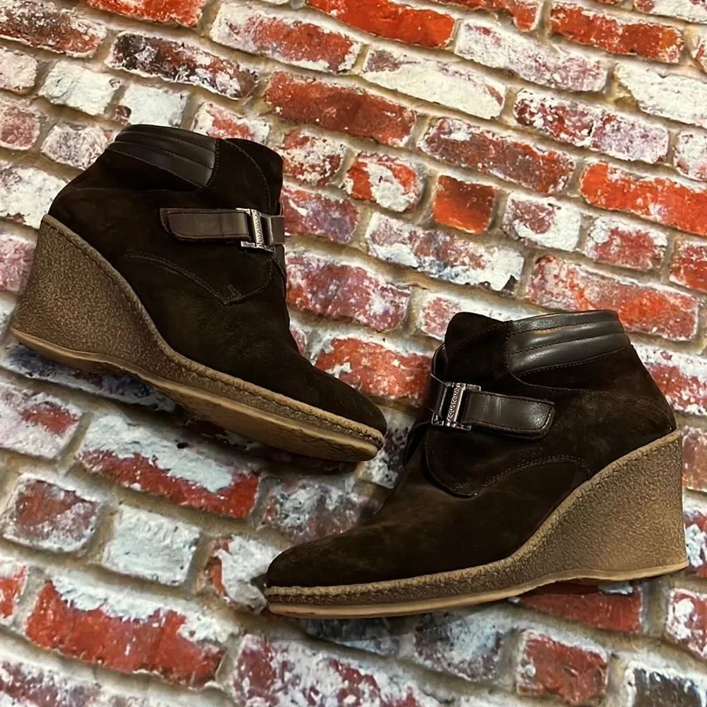 * Aquatalia brown Suede wedges